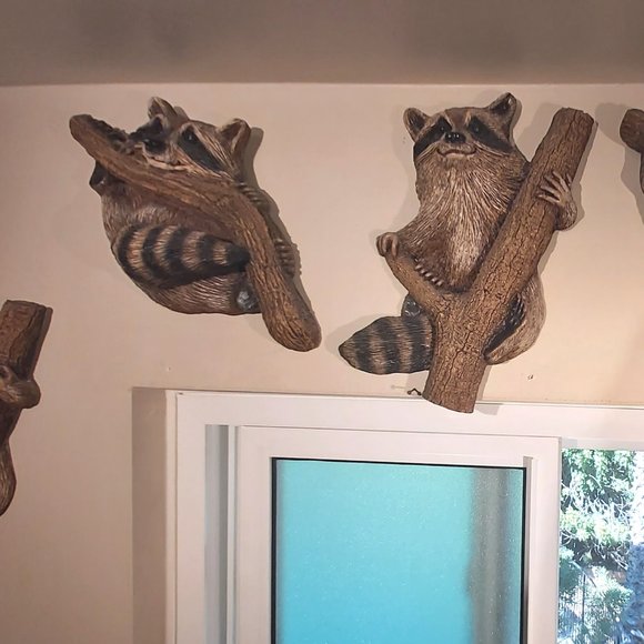 4 Vintage Handmade wall hangings of raccoons - Picture 2 of 8